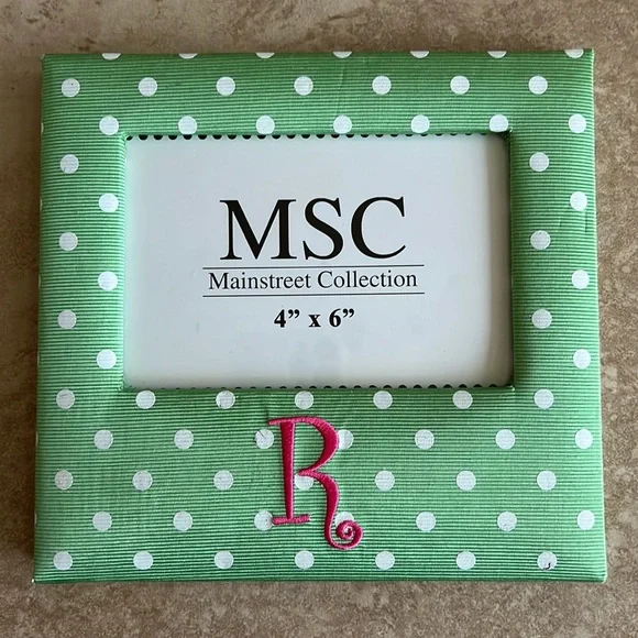 Monogram initial R picture frame - Picture 3 of 9